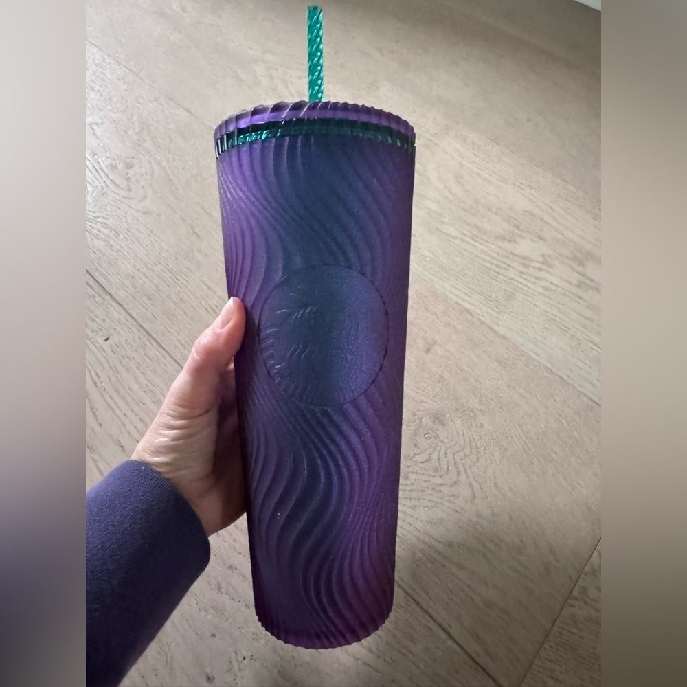 New Starbucks 2025 Purple/Green Swirl Siren/Mermaid 24oz Venti Tumbler